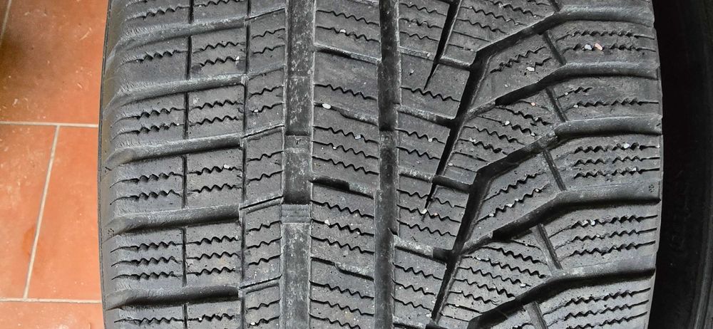 Opony zimowe Hankook 235/40/19