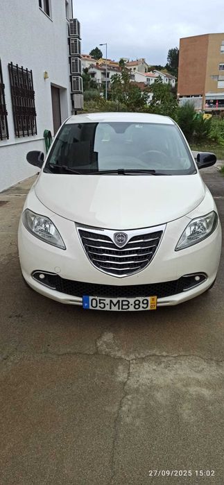 Carro Lancia Ypsilon bége