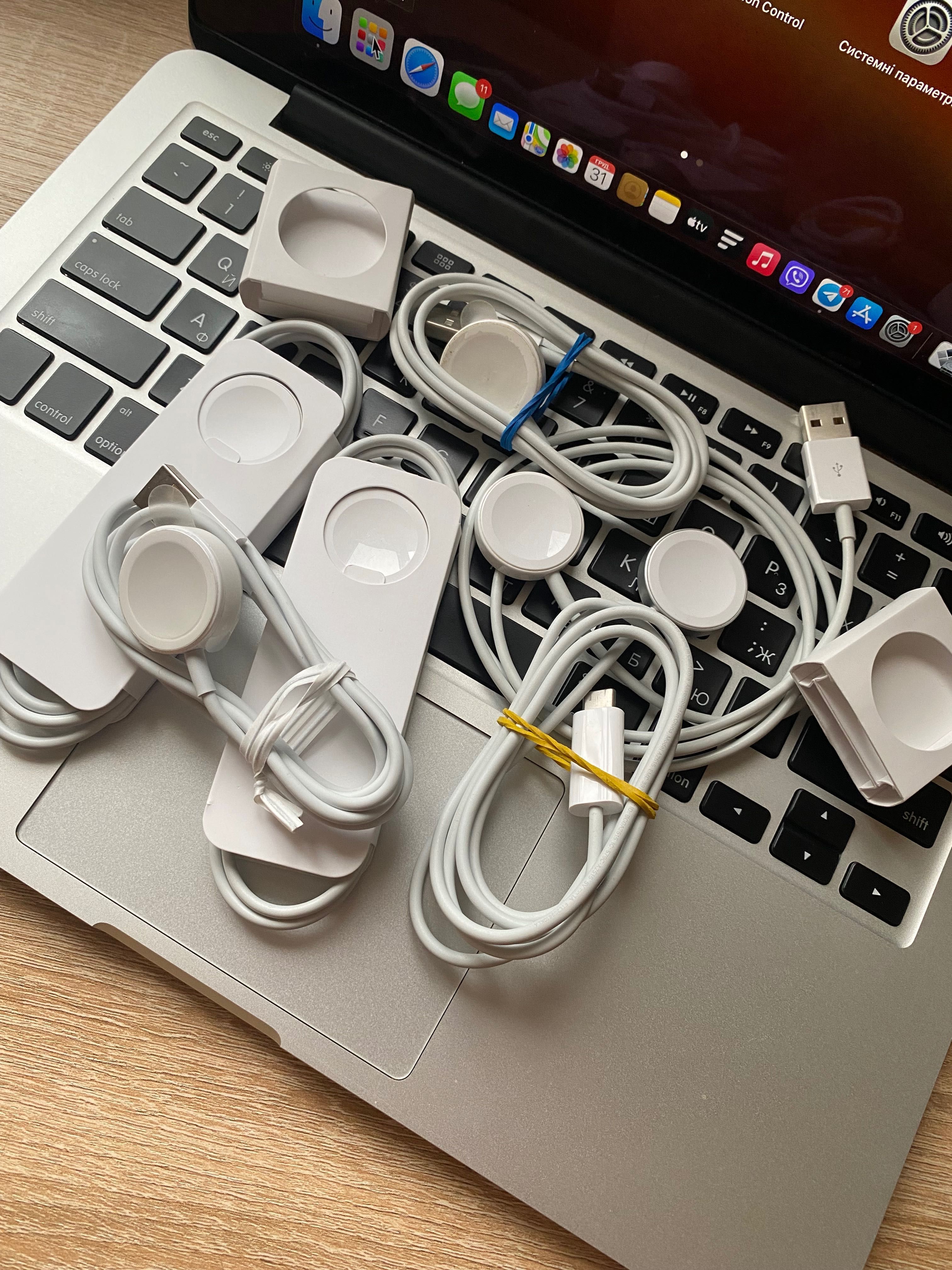 Оригінальні зарядні до годинника Apple Watch USB/USB-C