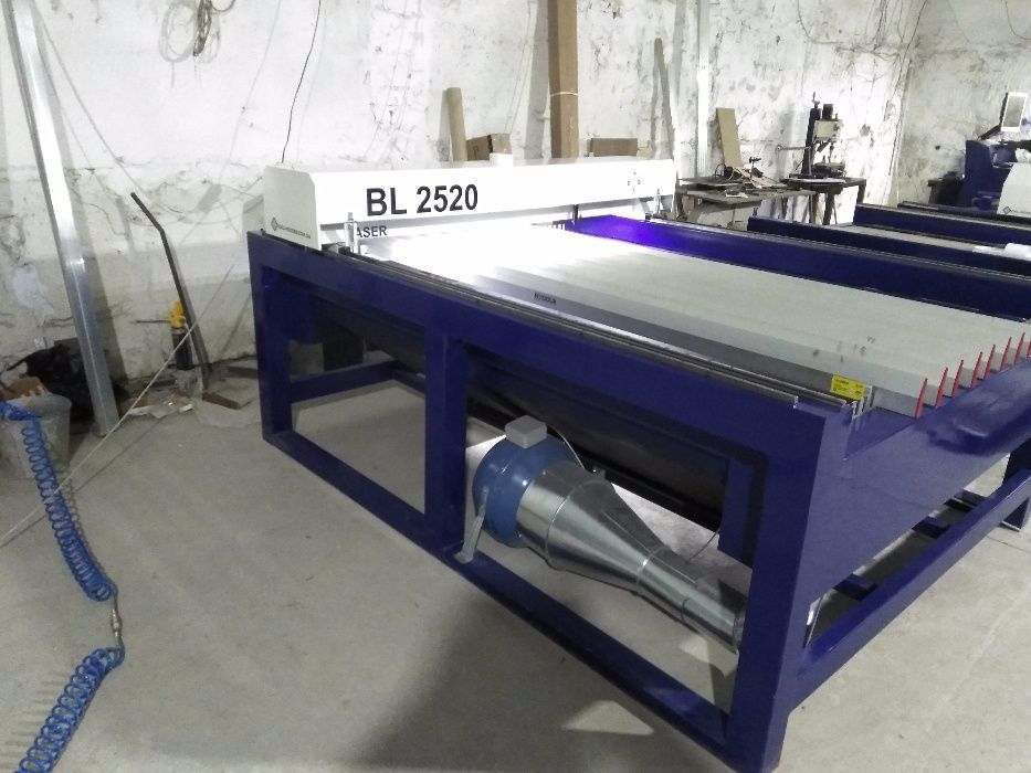 Станок с ЧПУ CNC лазерный, лазер ЧПУ с СО2, 3000х2000мм