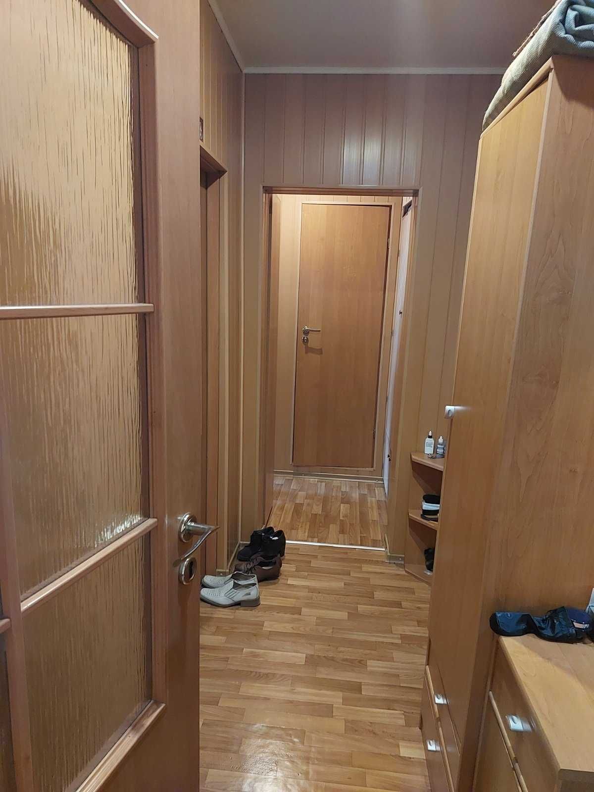 ПРОДАМ двокімнатну з ремонтом, лівий берег, 4-й мкрн  (Н)