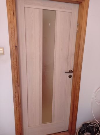Drzwi drewniane wewnętrzne do pokoju z klamką AKTUALNE
