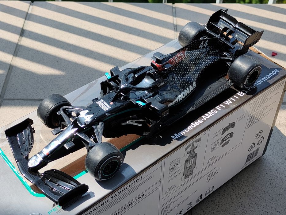 Nowe auto zdalnie sterowane Mercedes AMG F1 prezent na dzień dziecka