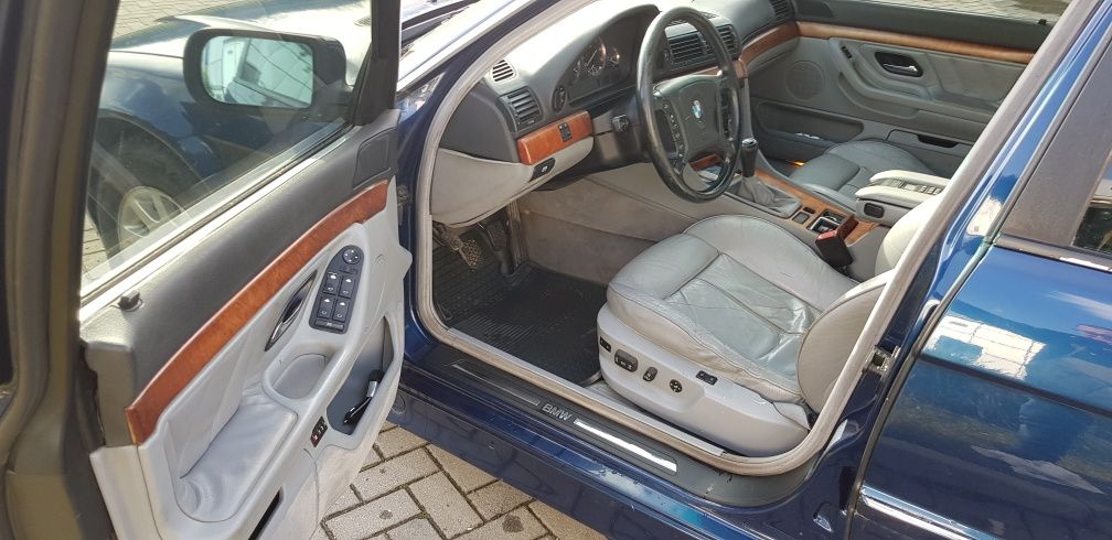 BMW 38. Механика 3.5 бензин/газ 1998г.р.