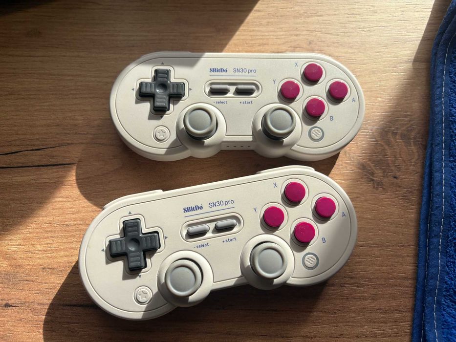 Konsola RetroPie – Raspberry Pi 4 B + 500GB + 2x pady 8BitDo + NESPi 4