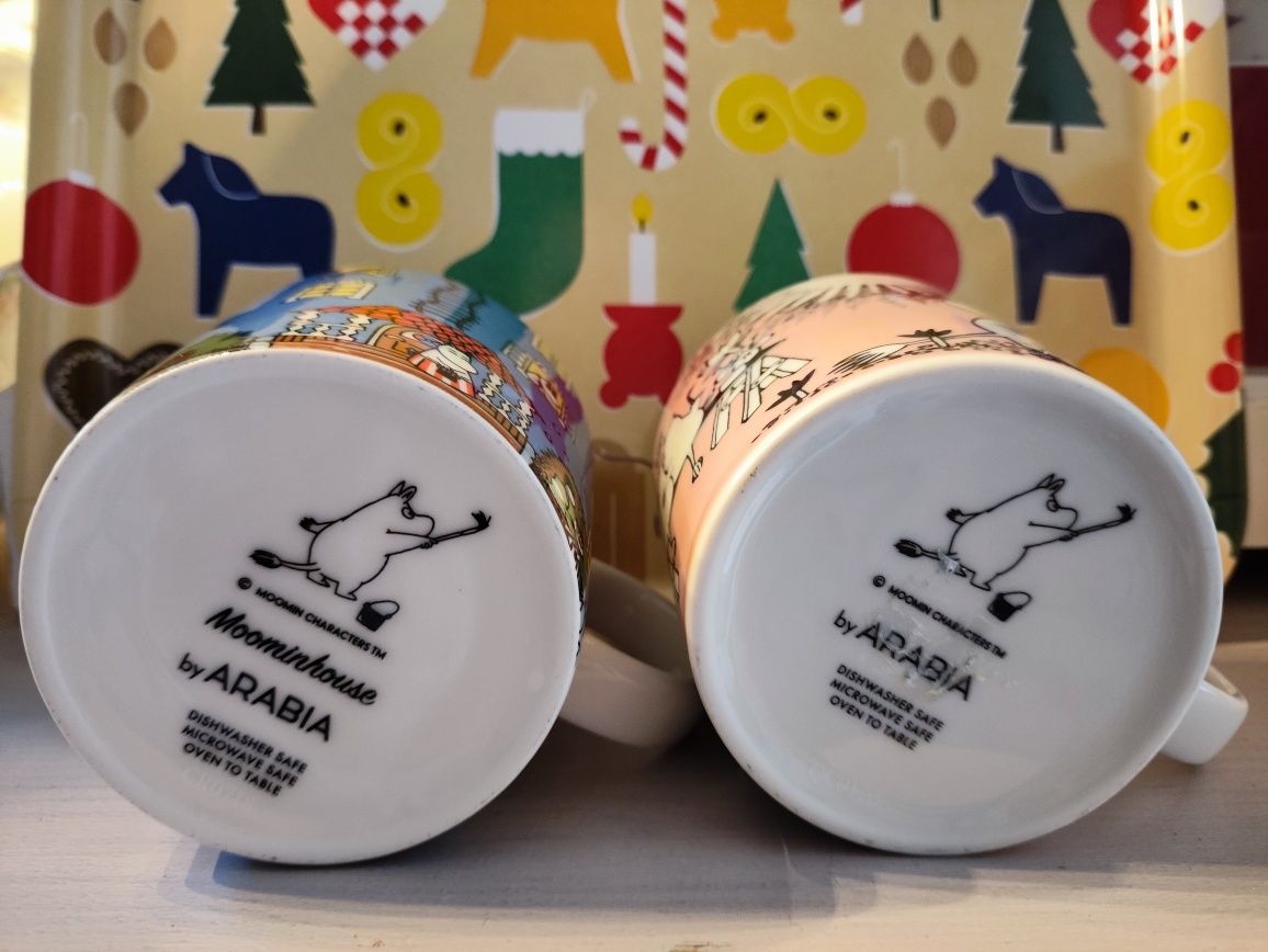 ARABIA MOOMIN Muminki 2kubki niebieski domek i różowy z serii Miłość