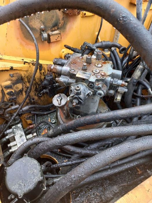 Екскаватор Liebherr 914 А, або окремо деталі