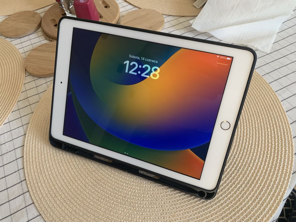 Okazja Ipad 5-ej generacji 32gb Gold stan idealny jak nowy
