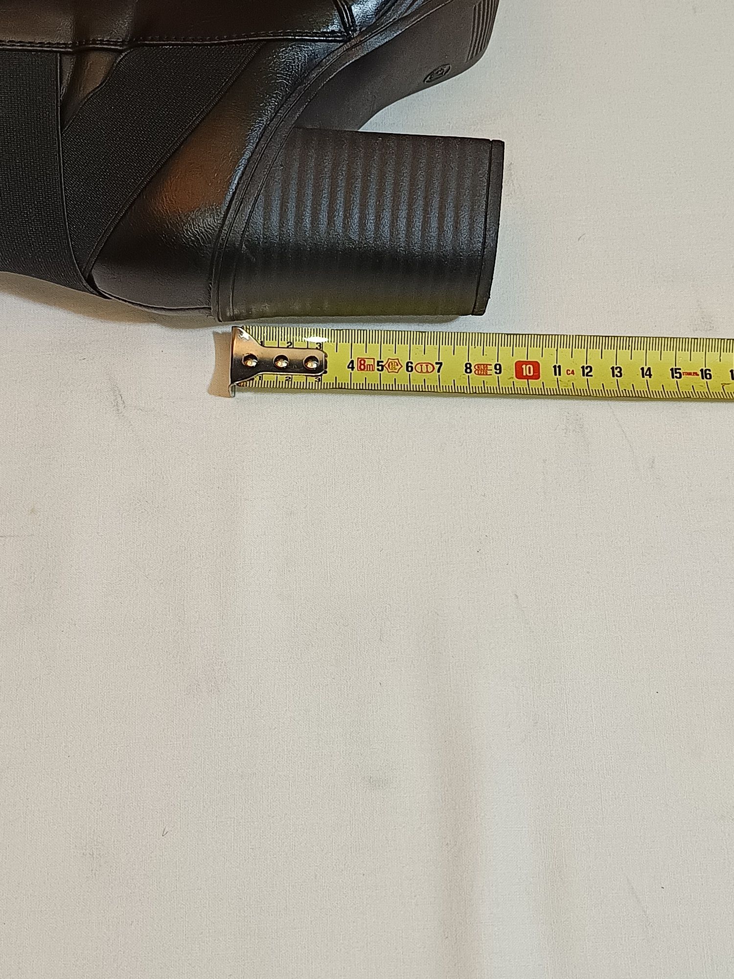 Botas com tacão 37