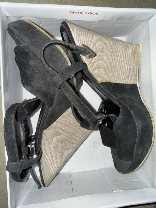 Чорні жіночі босоніжки