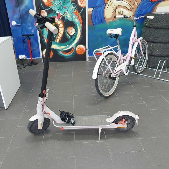 Hulajnoga elektryczna Xiaomi Mi Scooter 3 2022