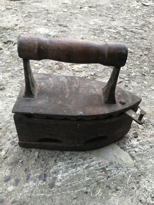 Гирі вагові, утюг антикваріат та звичайний електричний