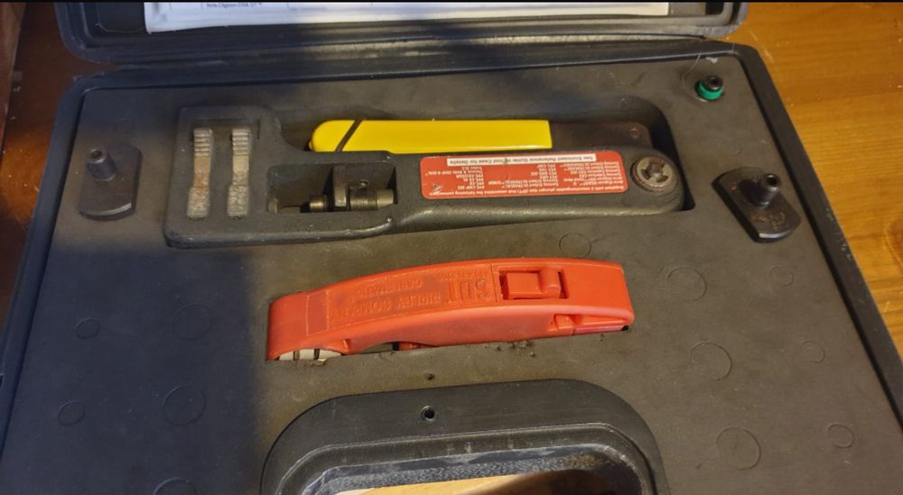 Alicate de Compressão Televes RG59/6/11 - como novo