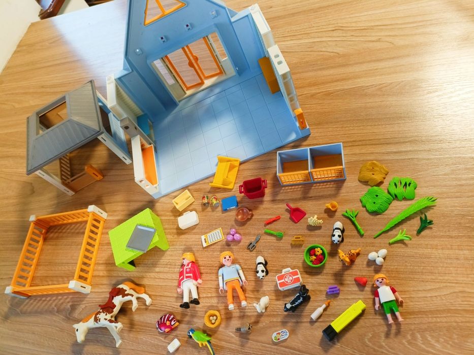 Playmobil 4343 klinika dla zwierząt domek zestaw j 5870 pogotowie 5529