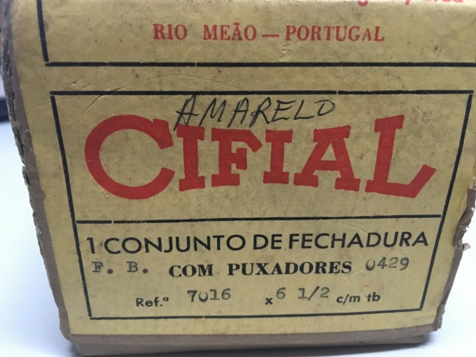 Conjunto puxadores e fechadura Cifial novos
