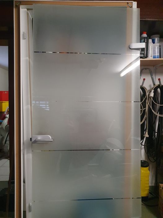 Drzwi szklane do przedpokoju łazienki