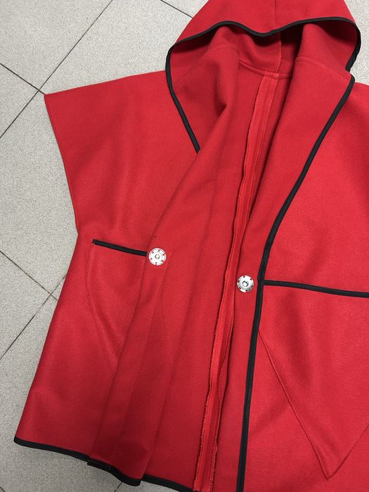 Poncho vermelho novo