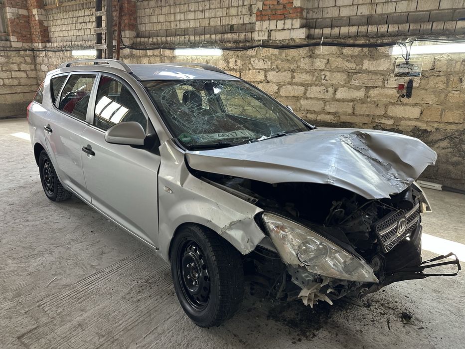 Kia ceed 2008 1.6 бензин Киа Цид після зіткнення з деревом