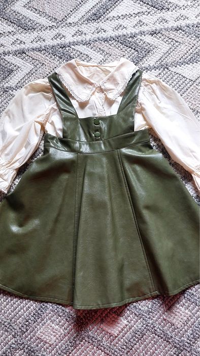 Дитячий одяг на дівчинку