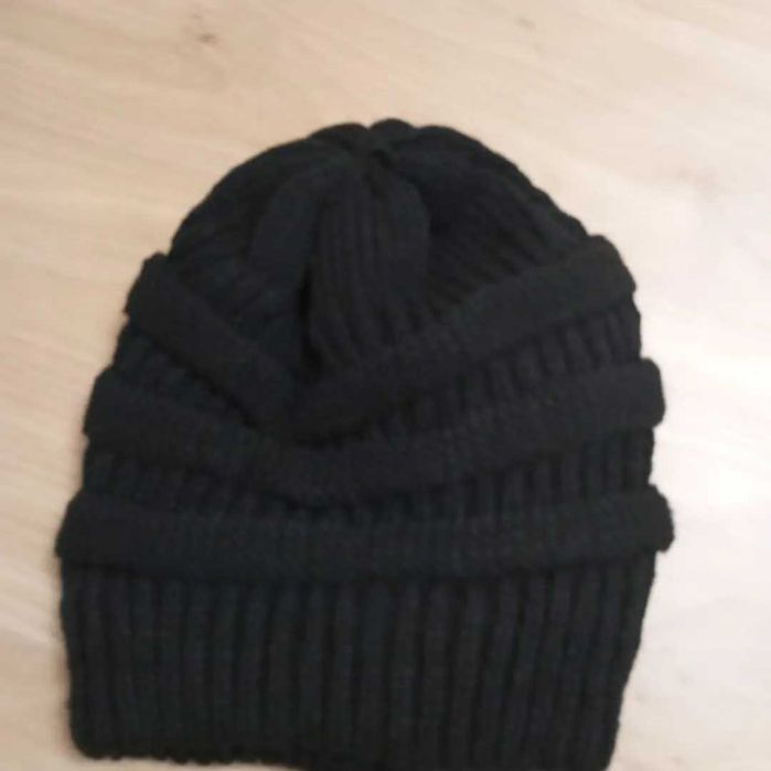 Gorros super quentes com  forro interno