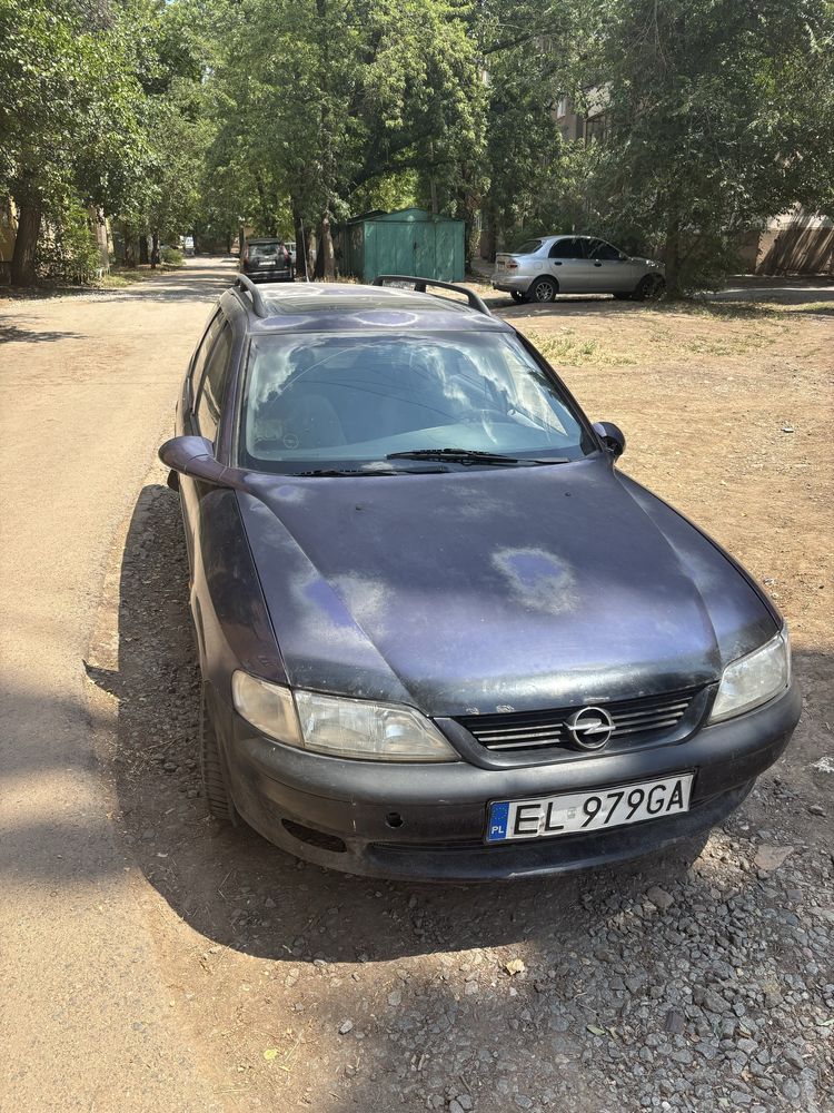 Опель вектра бляха
