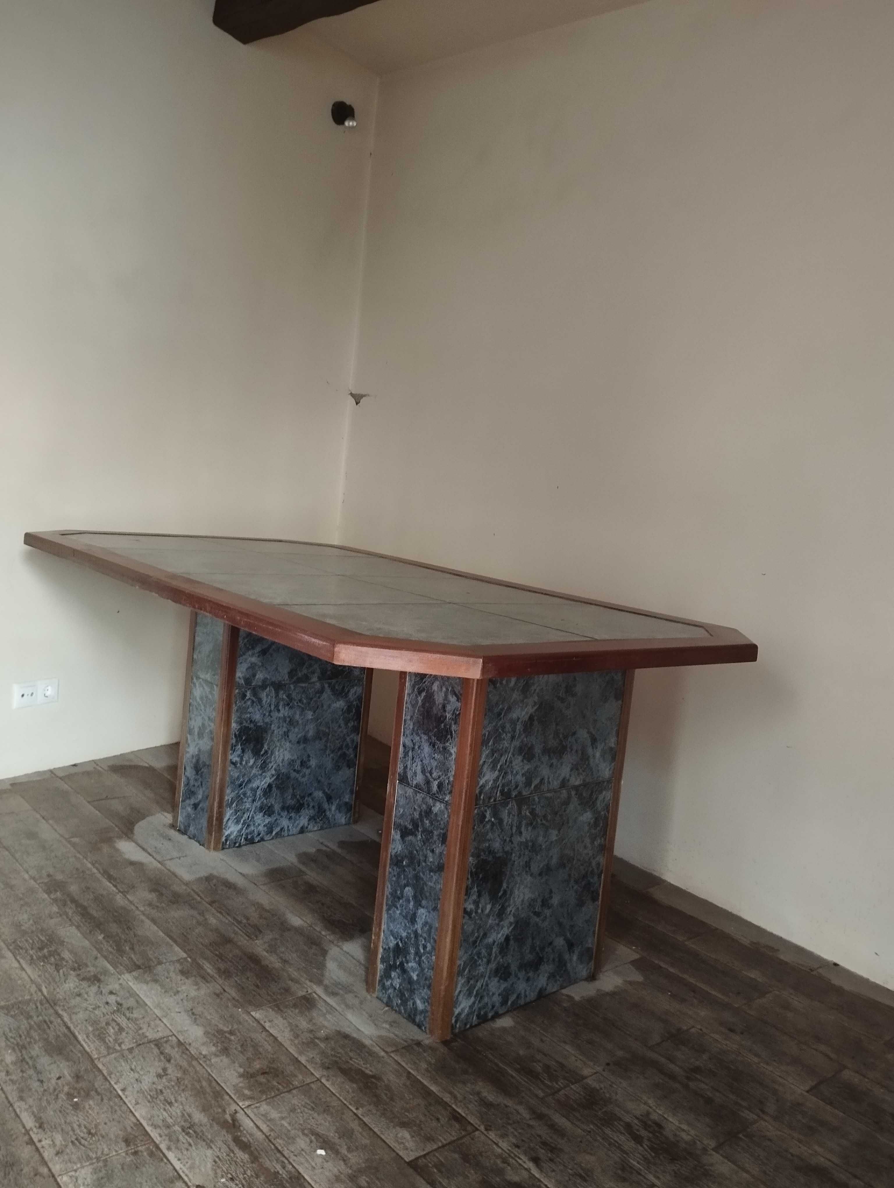 Mesa grande, robusta e duradoura