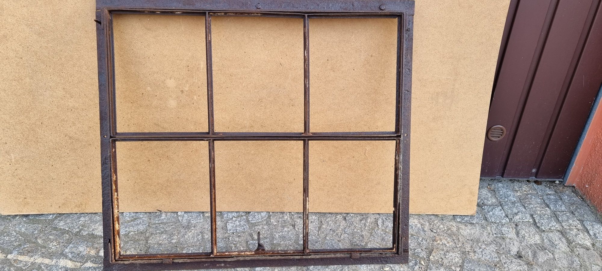 Stare okno metalowo-żeliwne,loft, vintage,PRL
