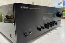 Wzmacniacz zintegrowany Yamaha A-S1200 czarny uszkodznony ekran