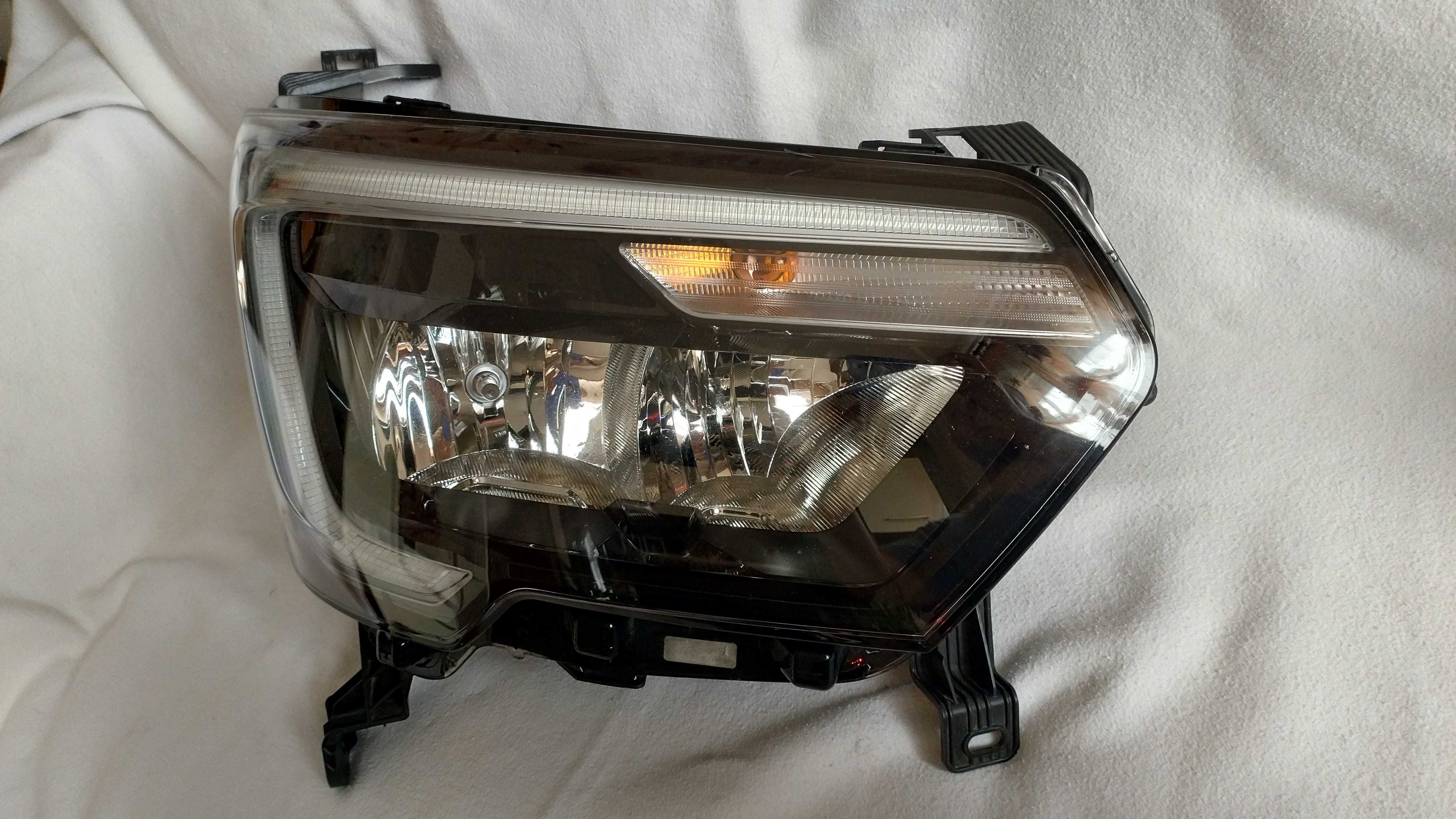 Reflektor Prawy Lampa Przednia Prawa LED Renault Master III Lift 19-