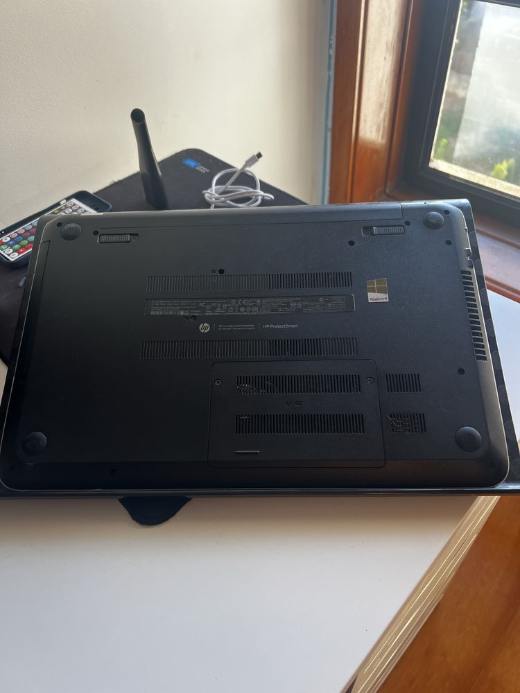 Portátil AMD A10 | 4GB RAM | Windows 10 – Pronto a usar