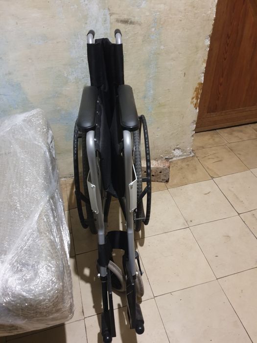 Крісло     колісне