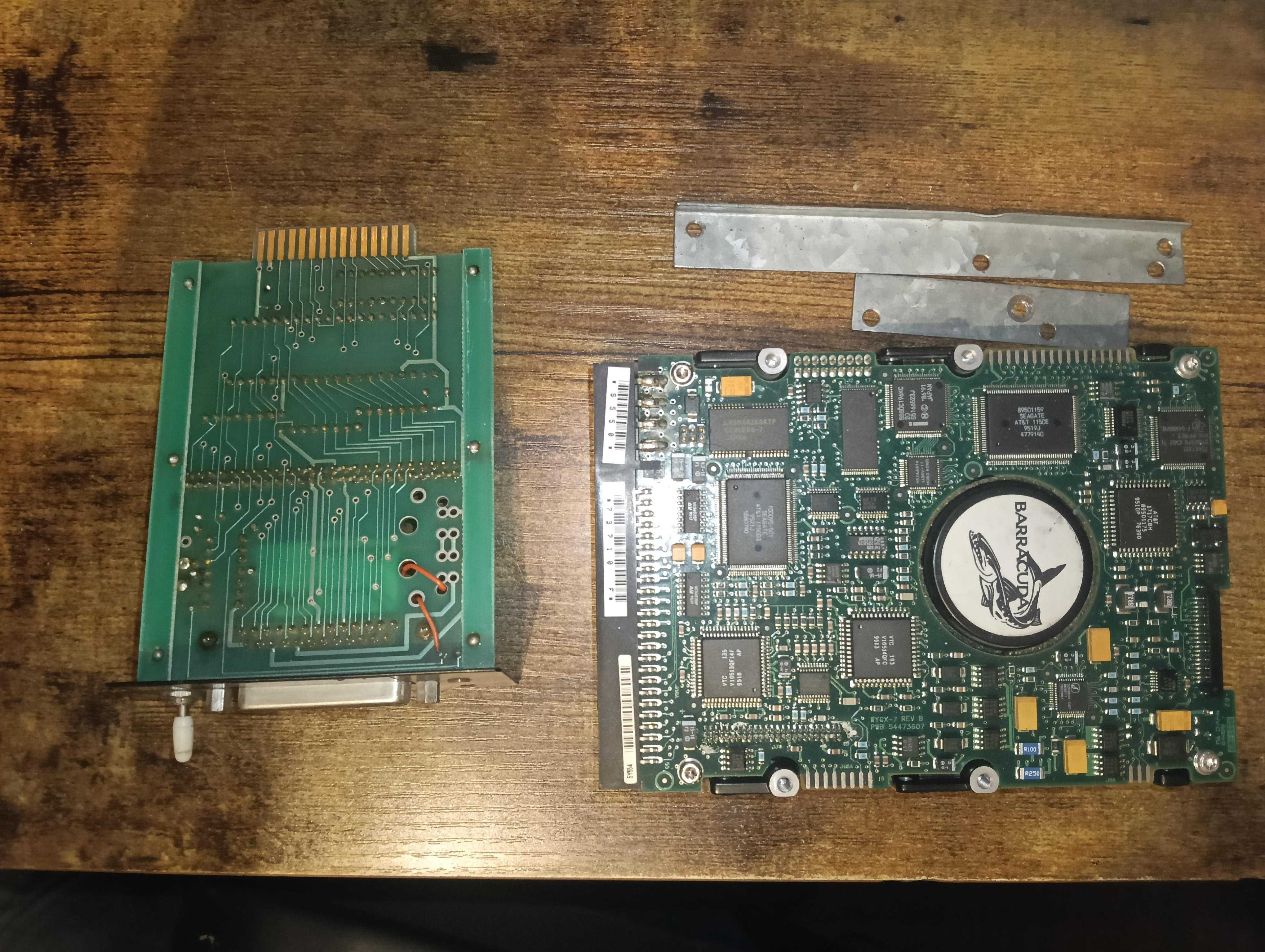 interfejs SCSI TOMS do Amiga Commodore CDTV wraz z dyskiem SCSI