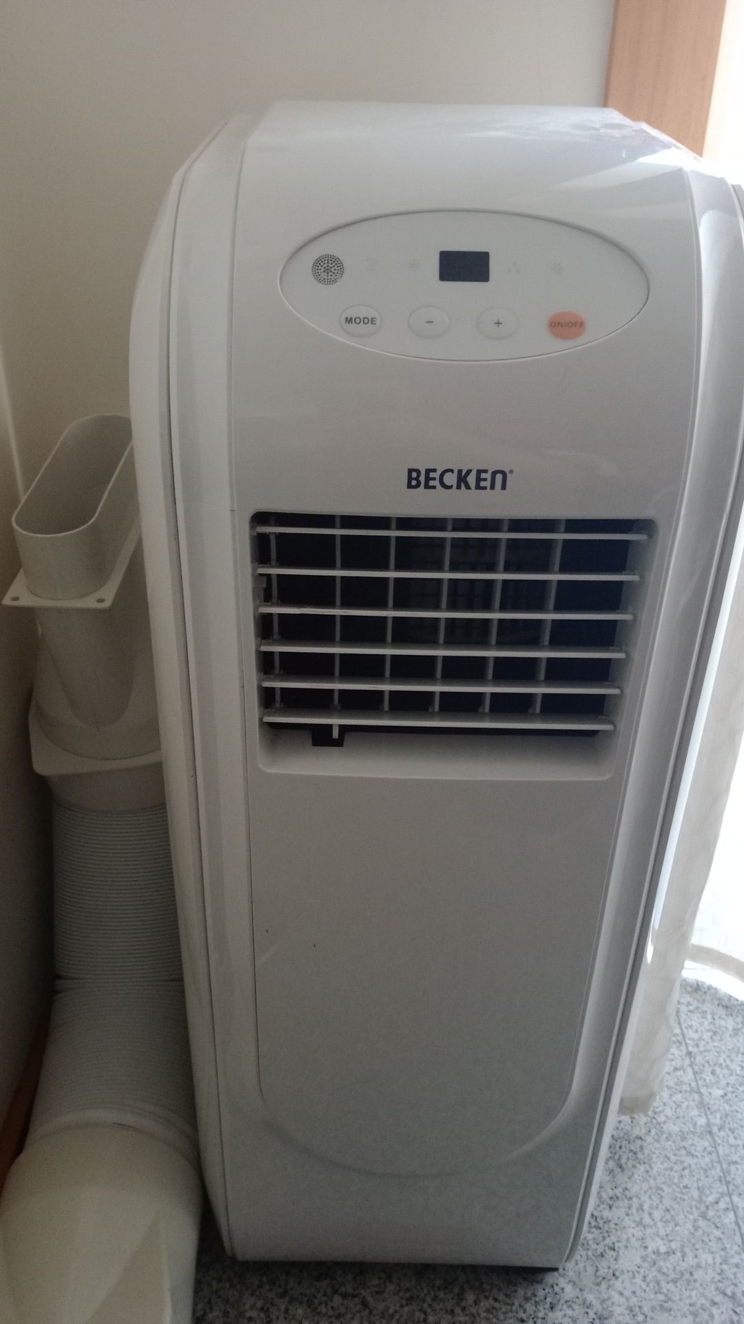 Vendo ar condicionado becken como novo