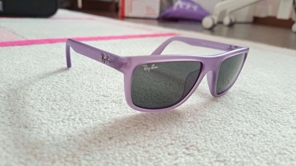 Óculos de Sol Ray Ban Roxos Criança Menina (Como Novos)