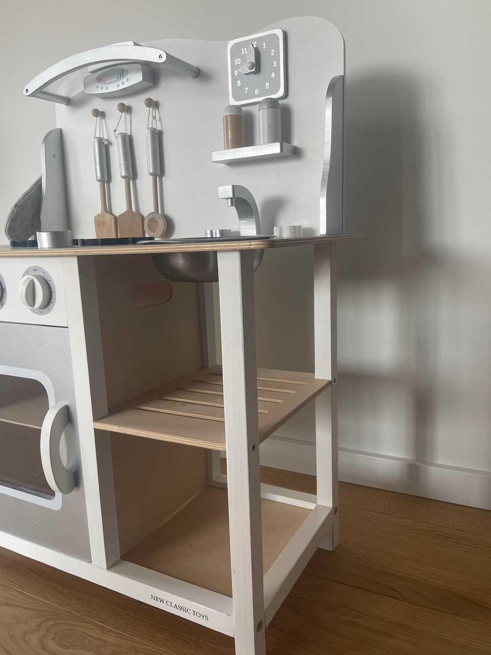 Drewniana kuchnia biało-srebrna New Classic Toy