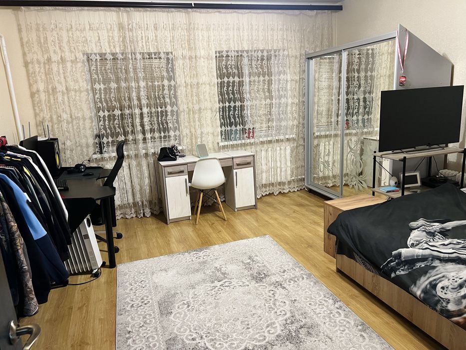 Будинок з ремонтом та терасою