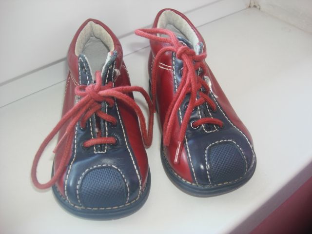 Кожаные ортопедические ботиночки PoIcoc \Франция\