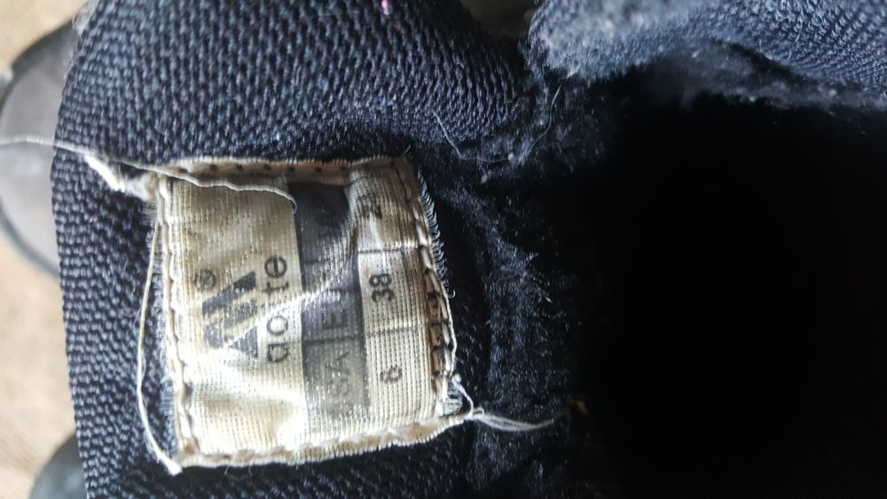 buty rozmiar 38 ciemne