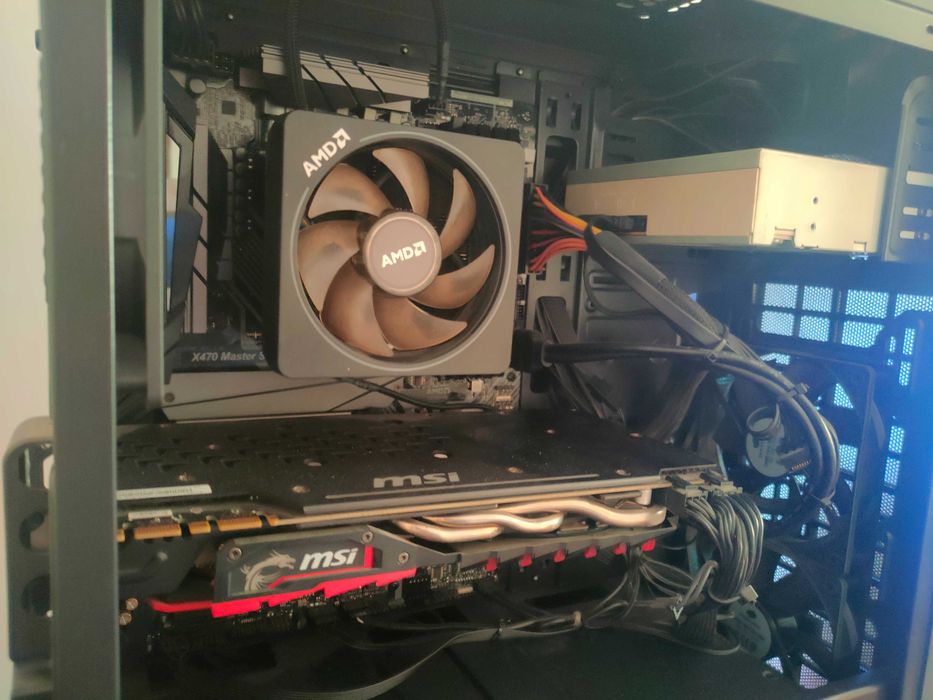 Komputer Ryzen 7 3700X, GTX 1070, 32 GB RAM, SSD + HDD