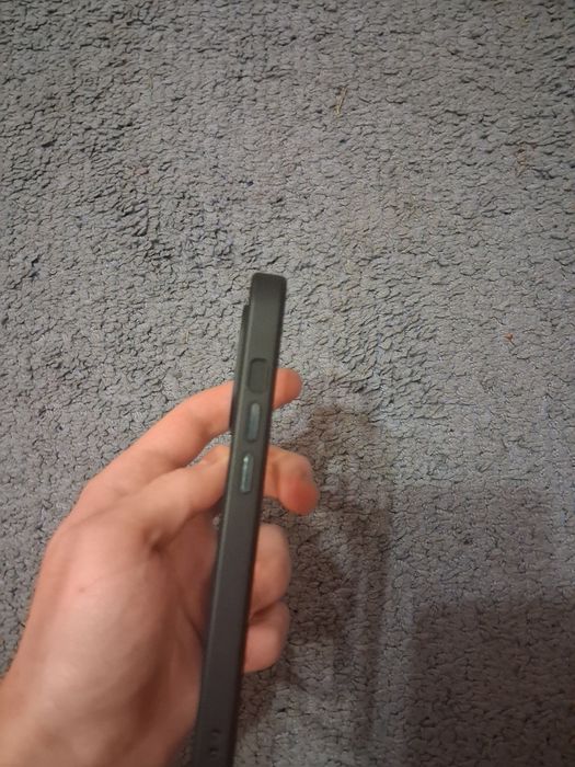 Чохол від айфону 13 про