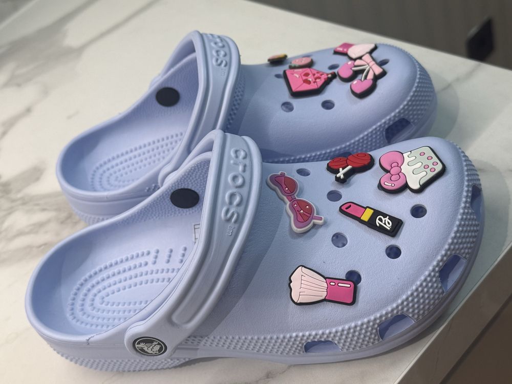 Crocs дитячі  36 розмір  з джибітсами/детские кроксы/clasic clog
