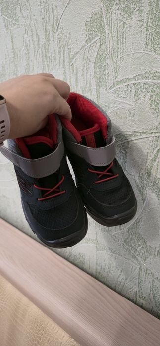 Черевики дитячі туристичні QUECHUA темно-сині 
Залишити відг