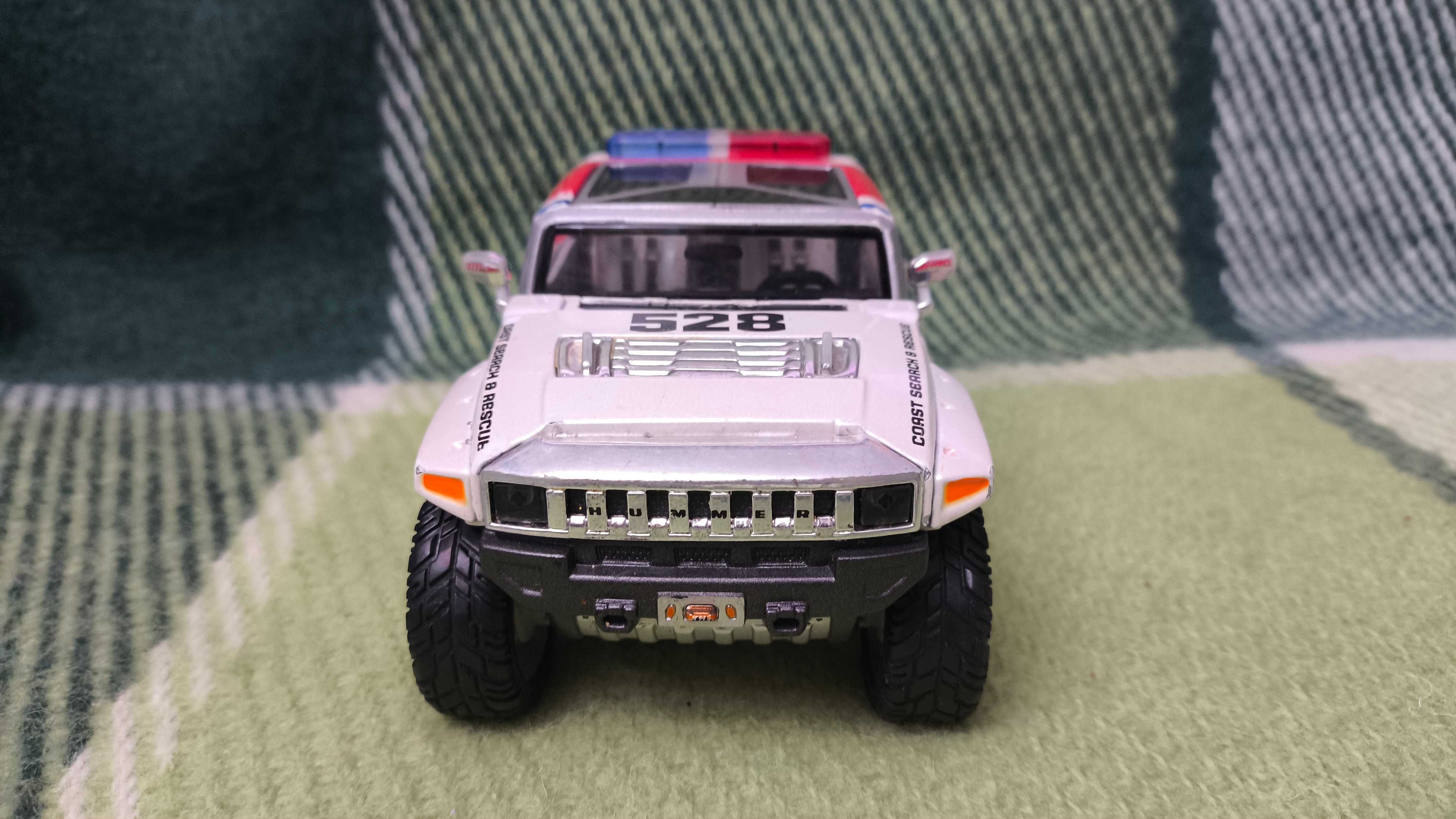 Машинка Hummer HX Concept 1.24 Maisto Rescue