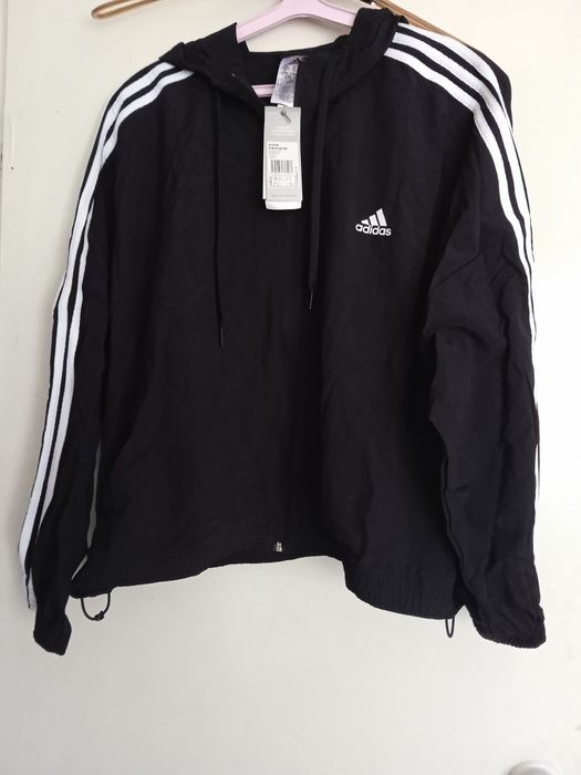 Продається ветрівка