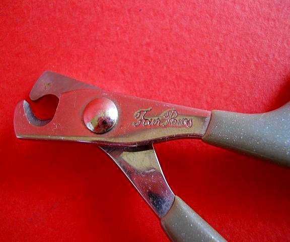 Триммер для стрижки кошачьих когтей Four Paws