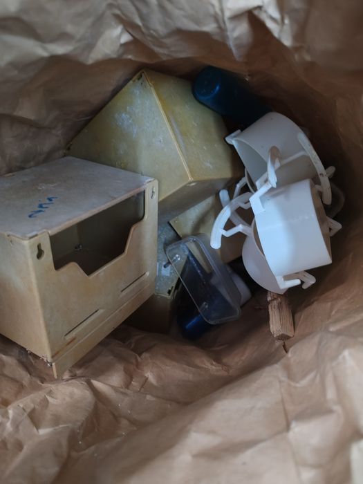 Vários material para aves