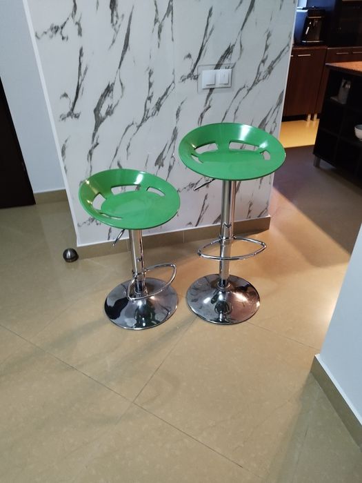 Sprzedam Dwa  hokery