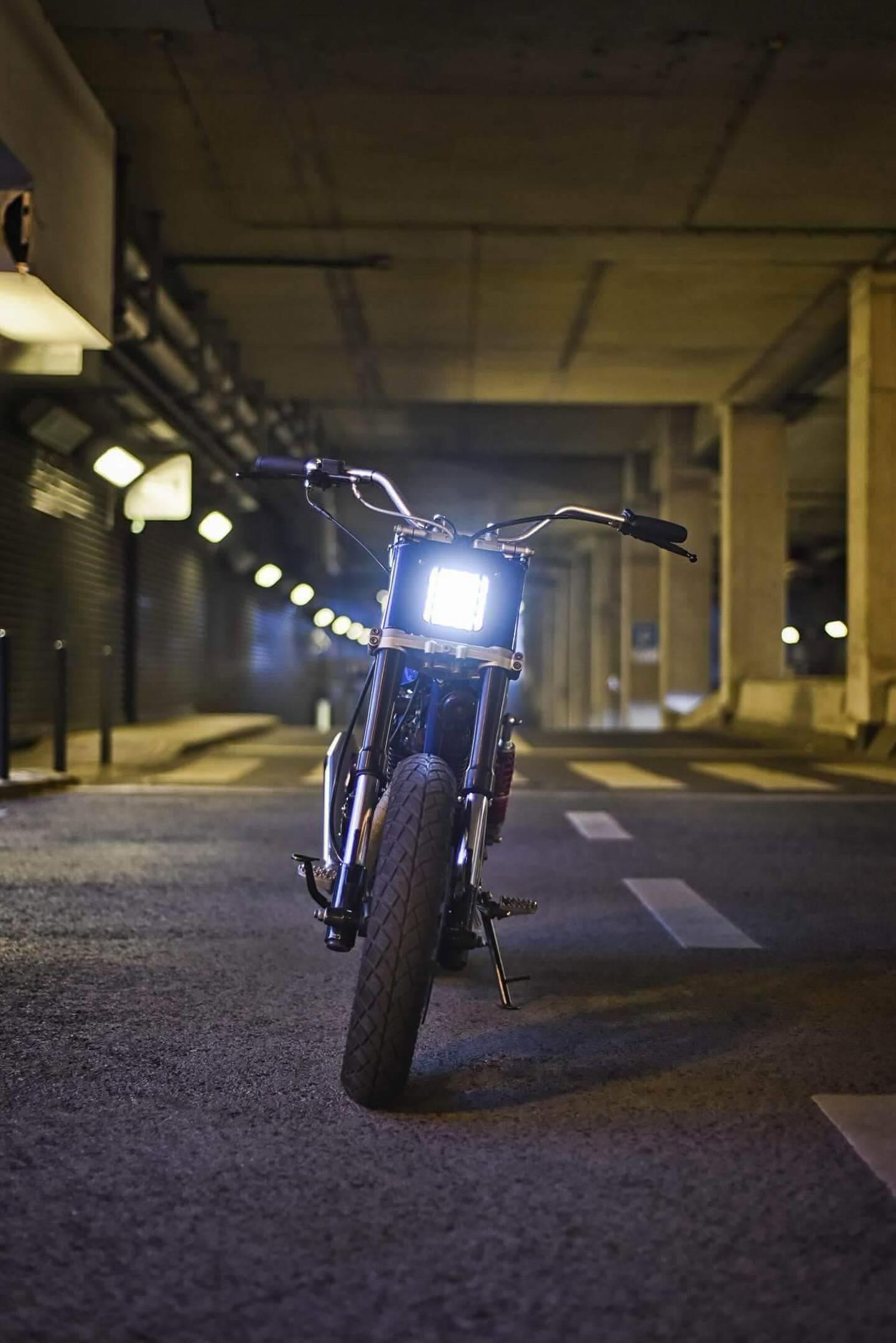 Custom Flat Tracker 125