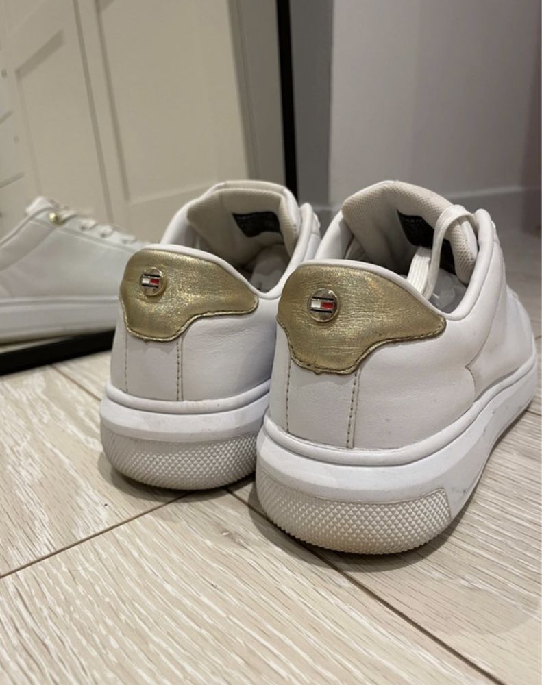 Sneakers buty białe trampki skorzane tommy hilfiger 36