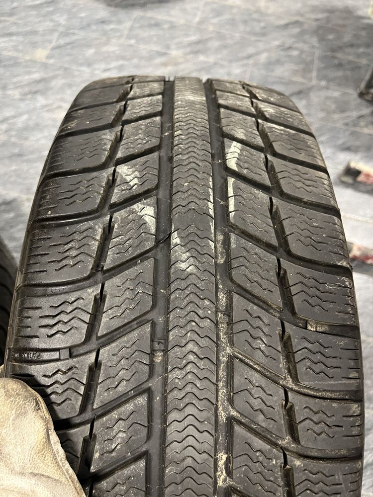 Диски Peugeot 4x108 з зимовими шинами 205/55r16